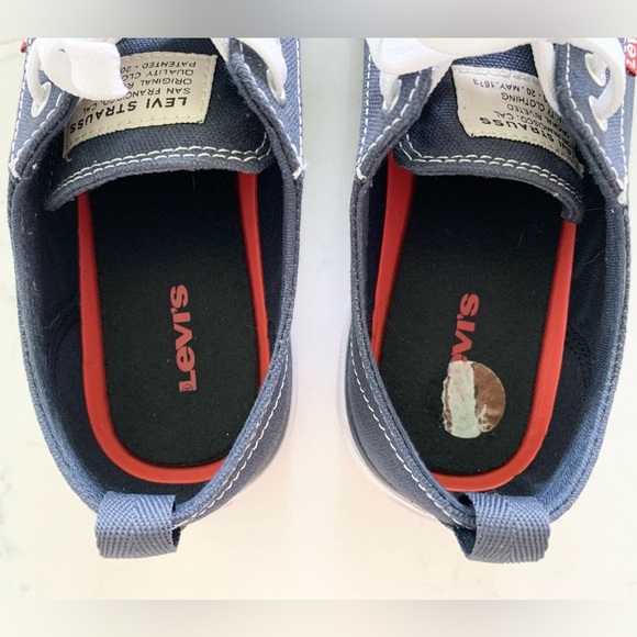 Levi’s Unisex Navy Blue Sneakers - Picture 6 of 13